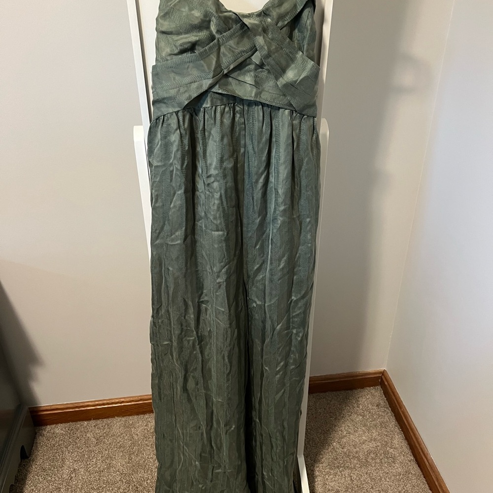 Elegant Green Strapless Gown